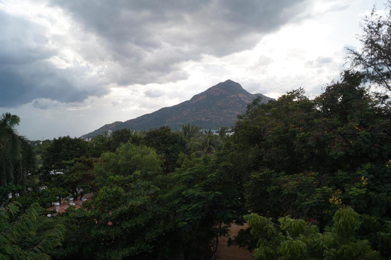 Hotel Siva Sakthi Tiruvannāmalai Exterior foto
