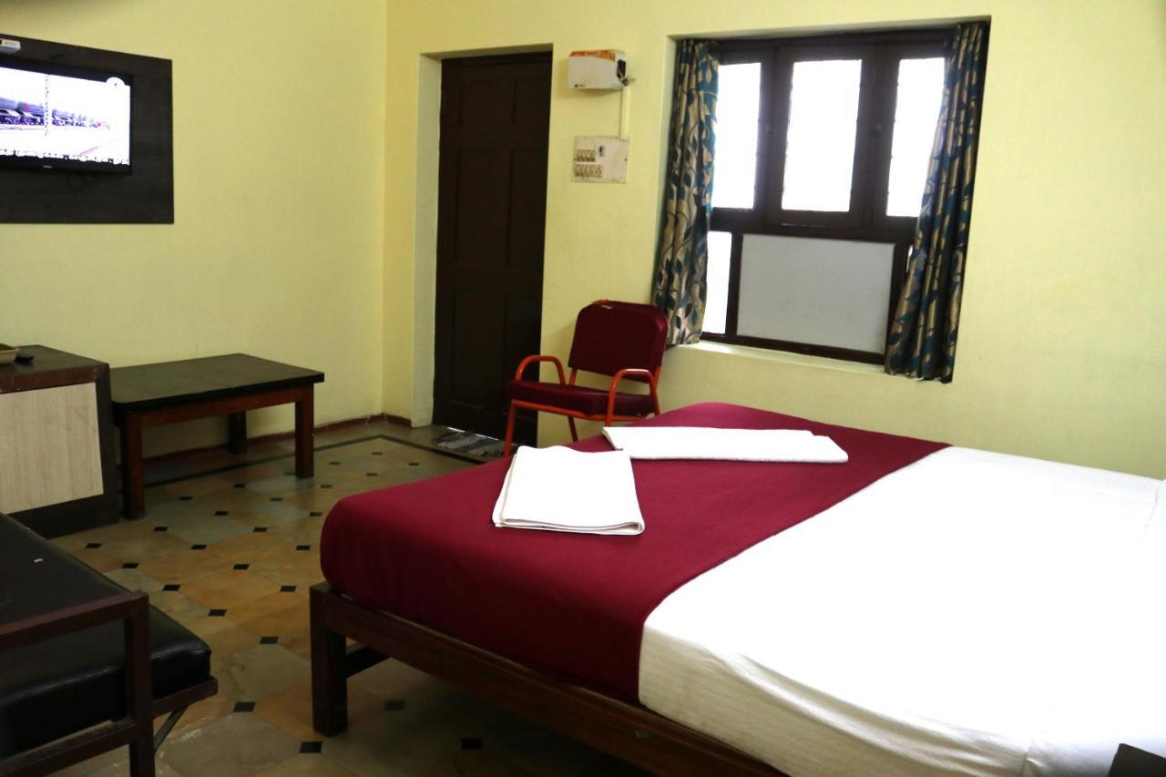 Hotel Siva Sakthi Tiruvannāmalai Exterior foto